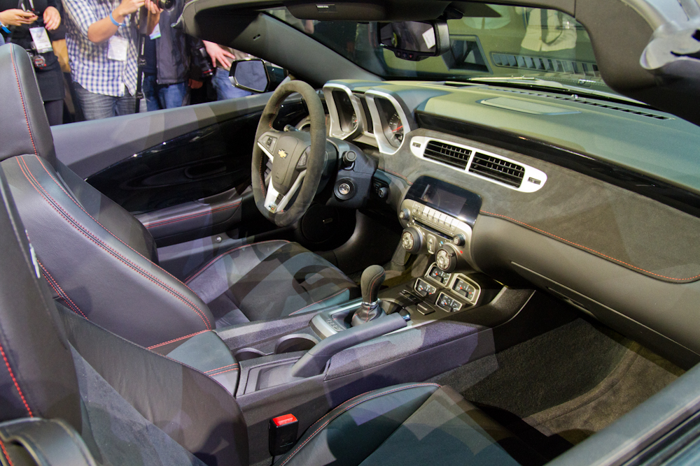 LA Auto 2011D1-280