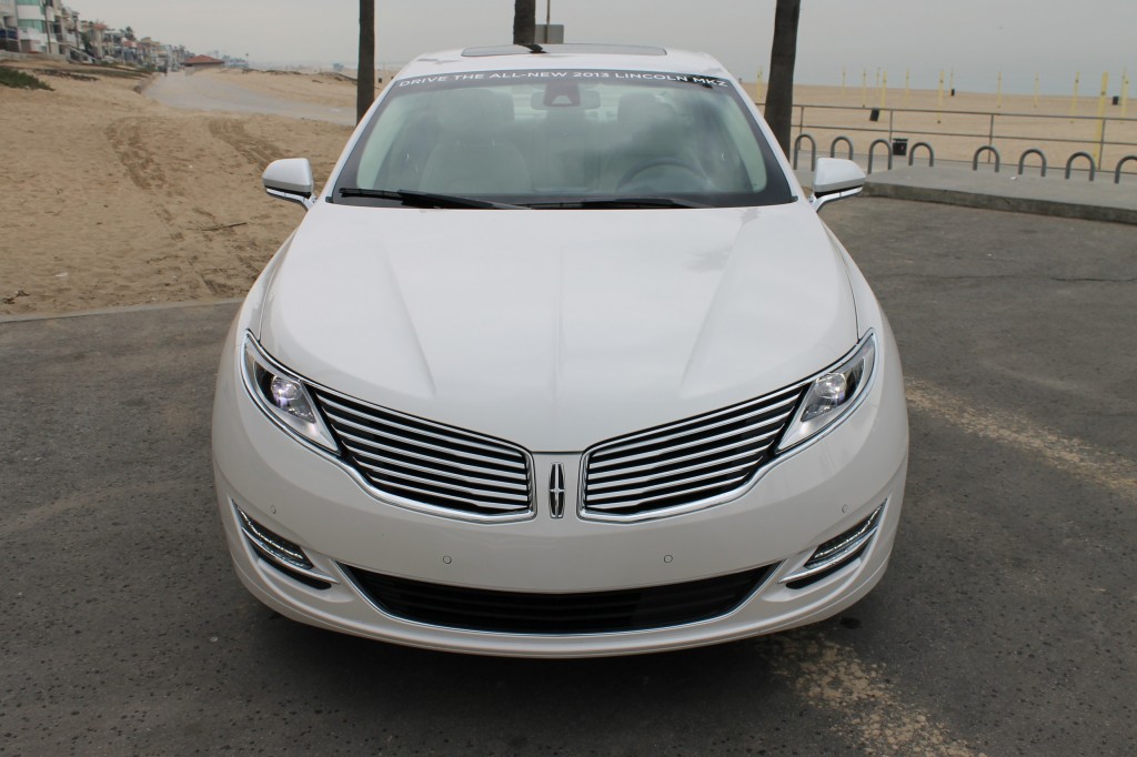 2013_Lincoln_MKZ_Hybrid_White_00010