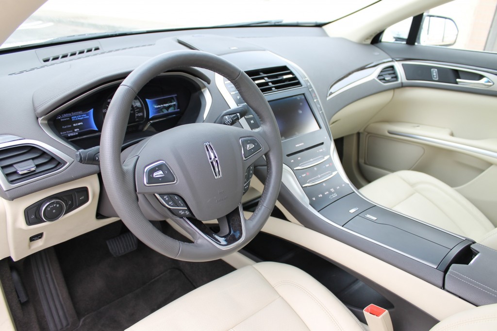 2013_Lincoln_MKZ_Hybrid_White_00014