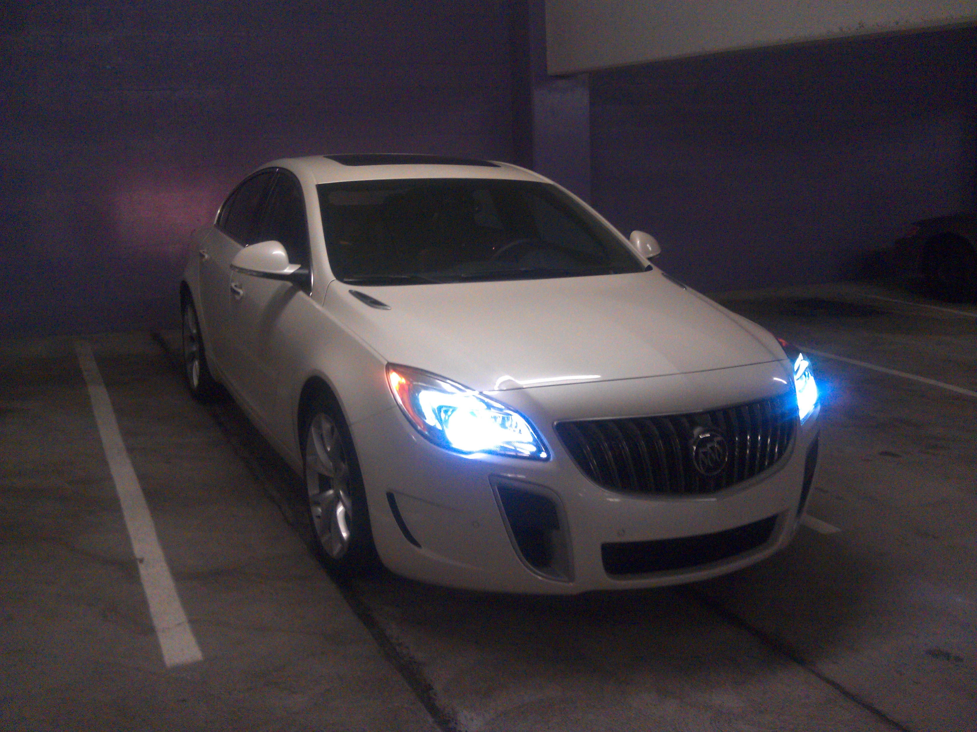 buick_regal_gs_awd_white_001