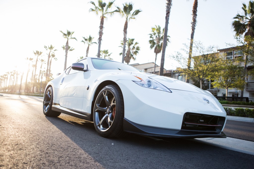 2014_nissan_white_nismo_370z_037