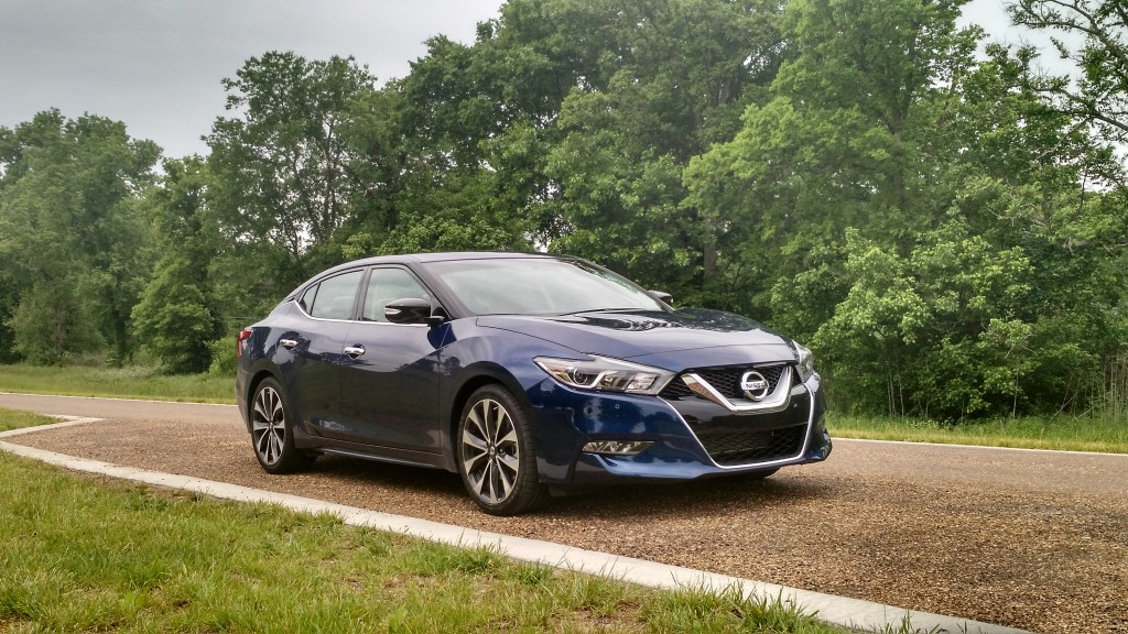 2016_Nissan_Maxima_SR_001