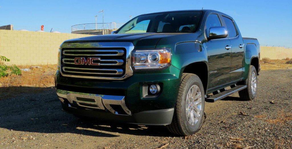 2015_GMC_Canyon_Green_Metallic_002