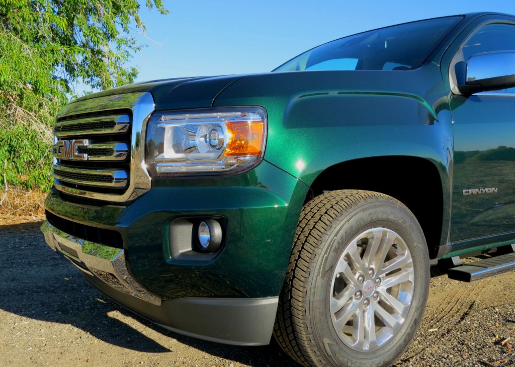 2015_GMC_Canyon_Green_Metallic_006.jpg