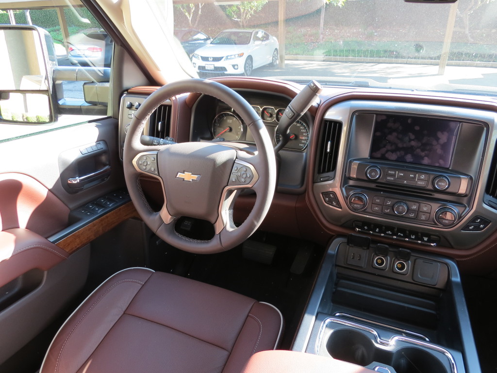 2016_Chevrolet_Silverado_2500HD_HighCountry_Black_005