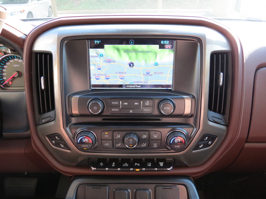 2016_Chevrolet_Silverado_2500HD_HighCountry_Black_008