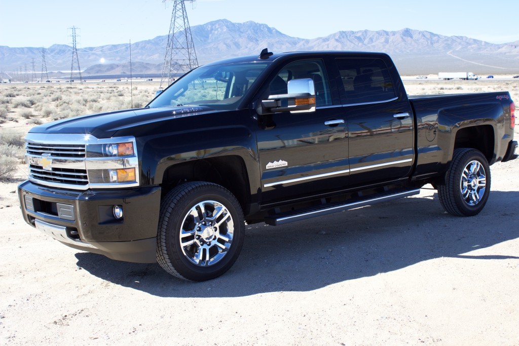 2016_Chevrolet_Silverado_2500HD_HighCountry_Black_007