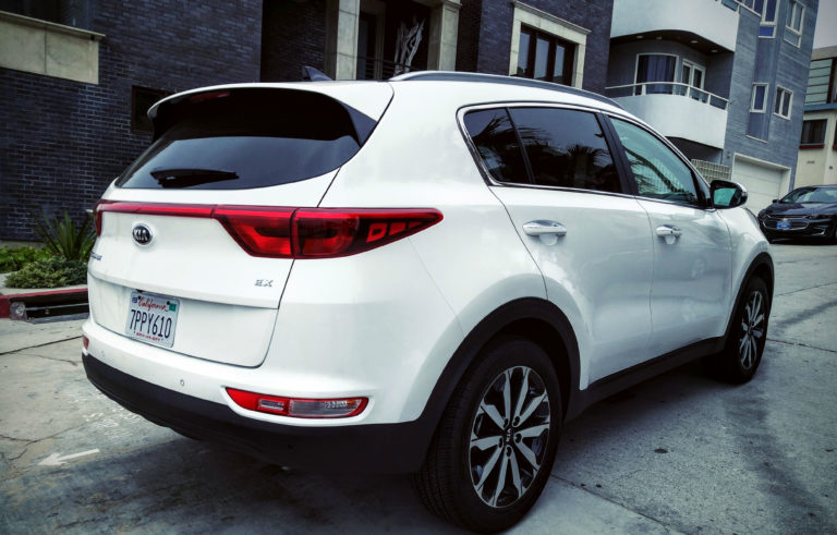 2017_Kia_Sportage_EX_White_003