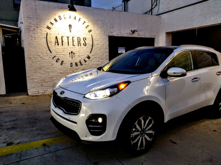 2017_Kia_Sportage_EX_White_004