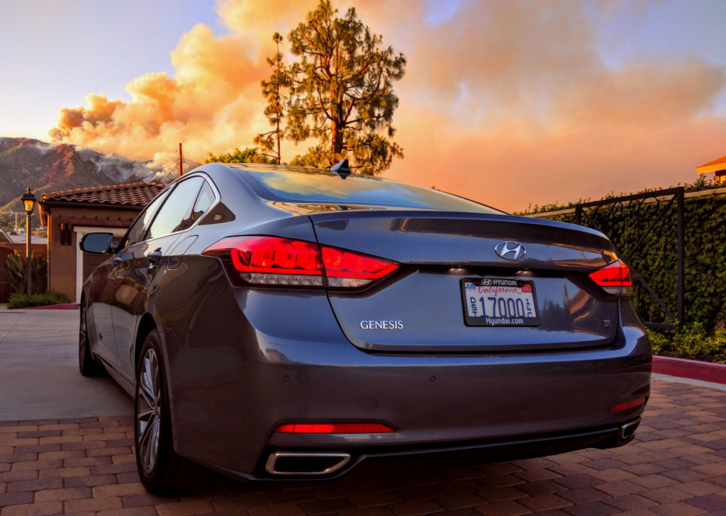 2016_Hyundai_Genesis_003