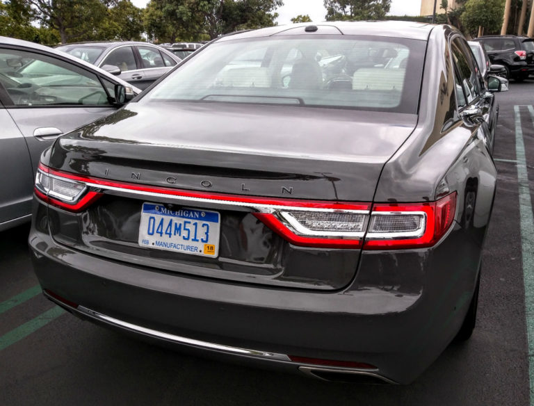 2017_Lincoln_Continental_BlackLabel_Chroma_Caviar_003