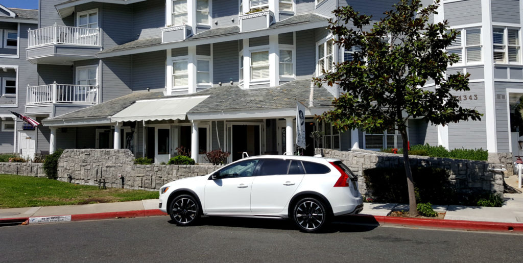 Volvo_V60_XC_Blue_Lantern_Inn_012