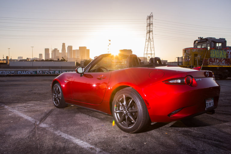 2016_mazda_mx5_miata_soul_red_004