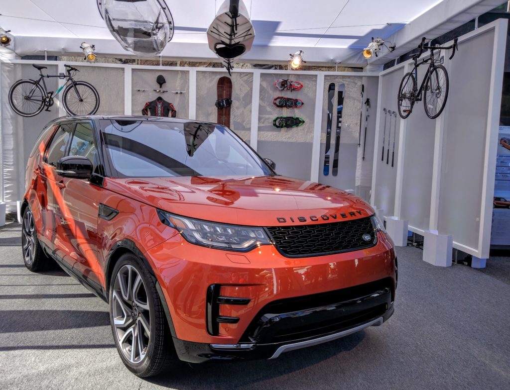 2017_land_rover_discovery_discoveryvenice_001