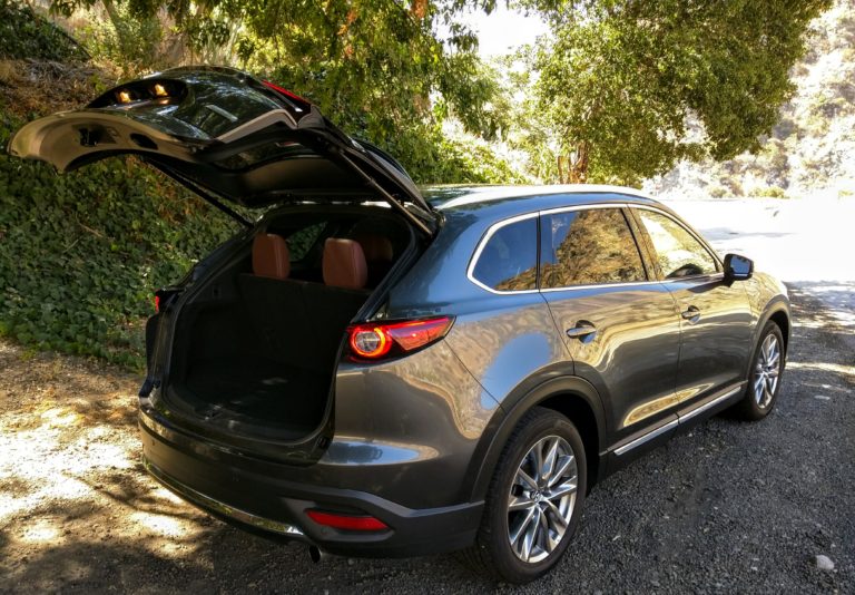 2016-mazda-cx9-signature-awd-gray-005