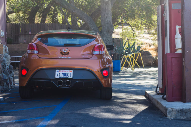 2017_Hyundai_Veloster_Turbo_Exterior_03