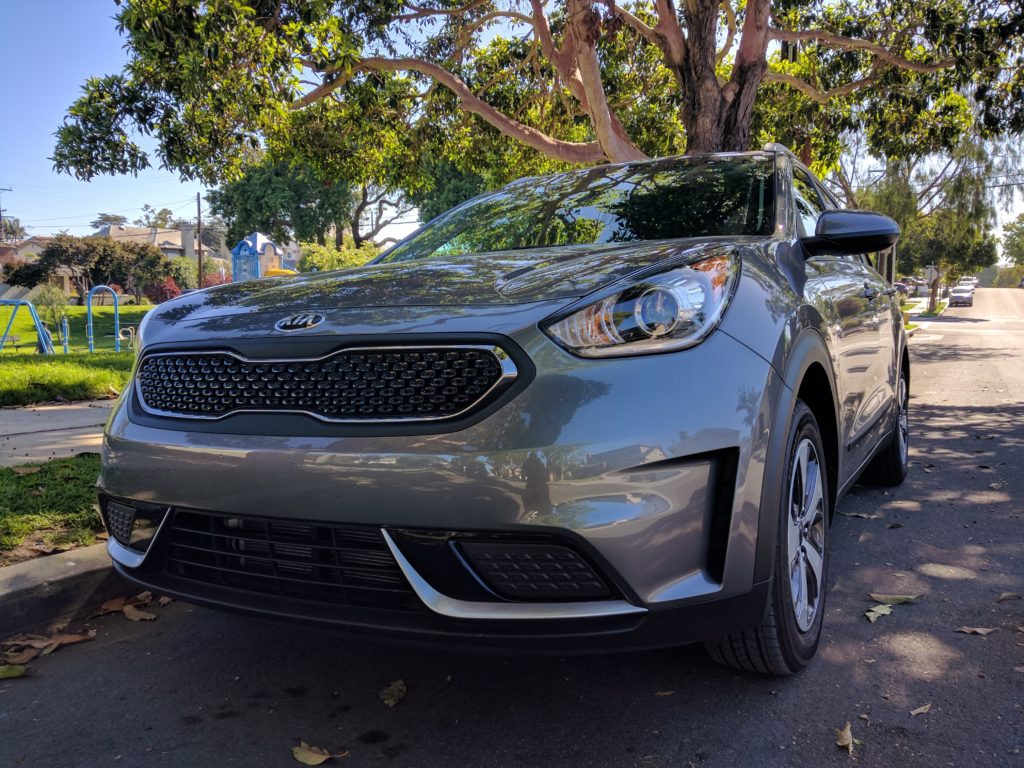 2017 Kia Niro LX Hybrid 001