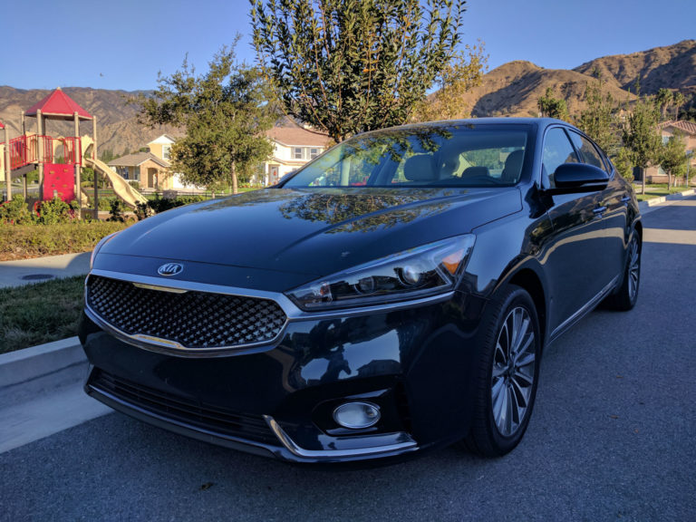 2017-Kia-Cadenza-Premium-Gravity-Blue-001