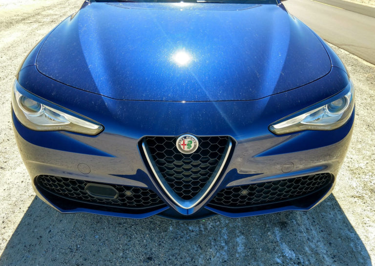 2018_Alfa_Romeo_Giulia_Ti_002